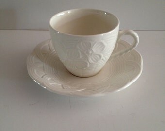Mikasa Flower Basket White EE900 Cup and Saucer Set; New Vintage