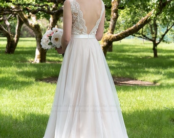 Lace wedding dress, wedding dress, bridal gown, sleevelss V-back alencon lace with tulle skirt.