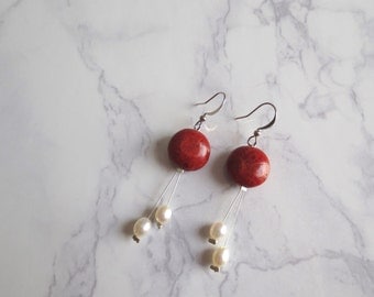 Ahlia - Freshwater Pearl and Coral Earrings; Red and White/Cream Bridal; Romantic Valentine (Boucles d'oreille corail, perles) by InfinEight