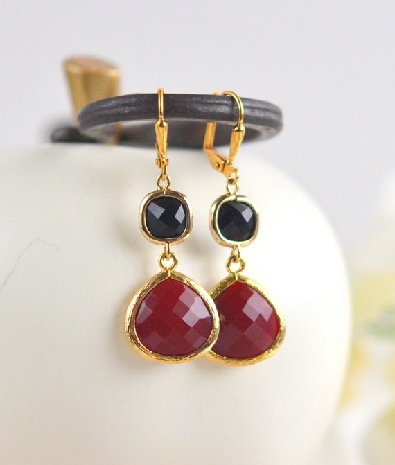 Burgundy and Black Dangle Earrings in Gold. Christmas by RusticGem