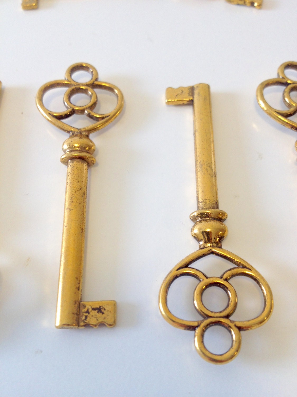 Stowe 4 x Antiqued Gold Skeleton Keys Gold Key Charms Large