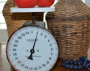 Vintage Hanson Scale, Vintage White Kitchen Scale, Farmhouse Kitchen Scale in Black and White, Red Graphics, Great Enamel Platform, Vintage