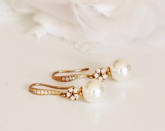 Gold Bridal Earrings Cream Pearl Earrings Gold Wedding Earrings Bridesmaid Earrings Gold Dangle Earrings Wedding Bridesmaid Gifts