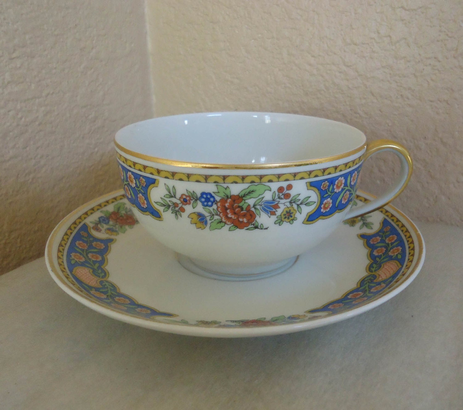 Tressemanes Vogt La Cloche Limoges France french China Tea Cup