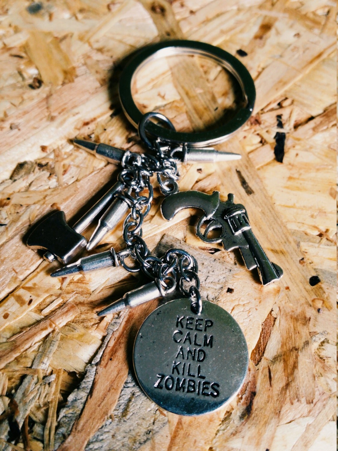 Keychain Keep Calm and kill Zombie. Walking dead,Zombies,Key chain