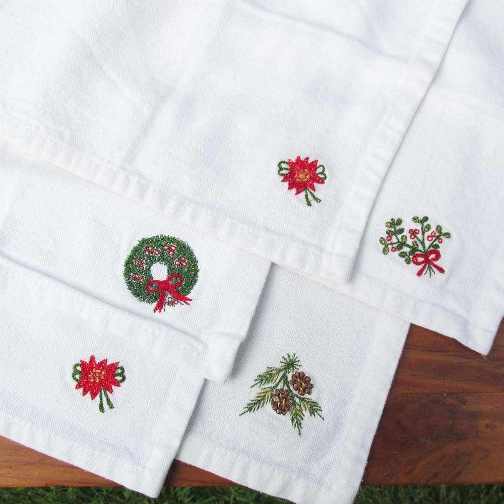 Christmas Napkins Embroidered Linens Holiday Decor Vintage