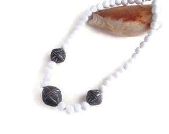 necklace, ethnic necklace, African necklace, black and white necklace, African beads, wooden beads, ethnic jewelry