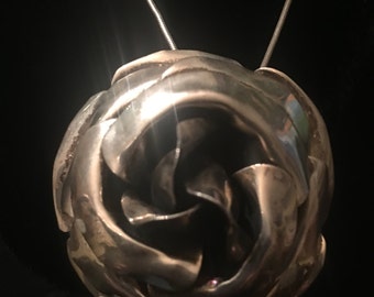 Sterling silver rose pendant or pin