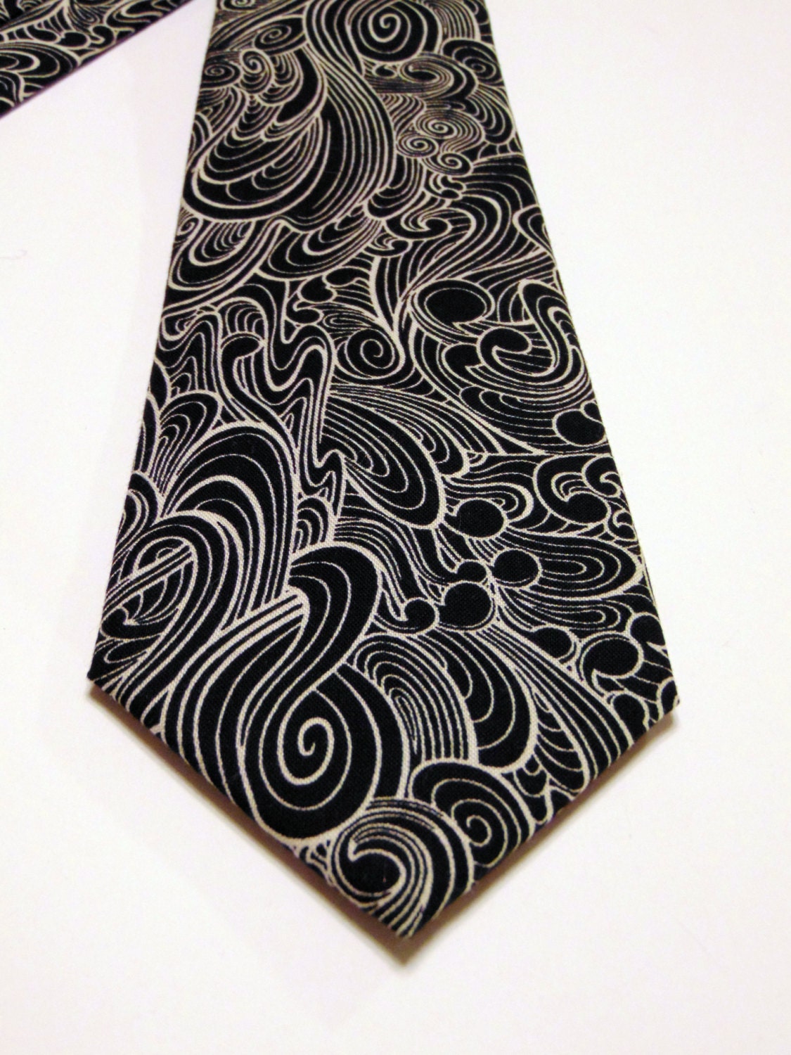 necktie white