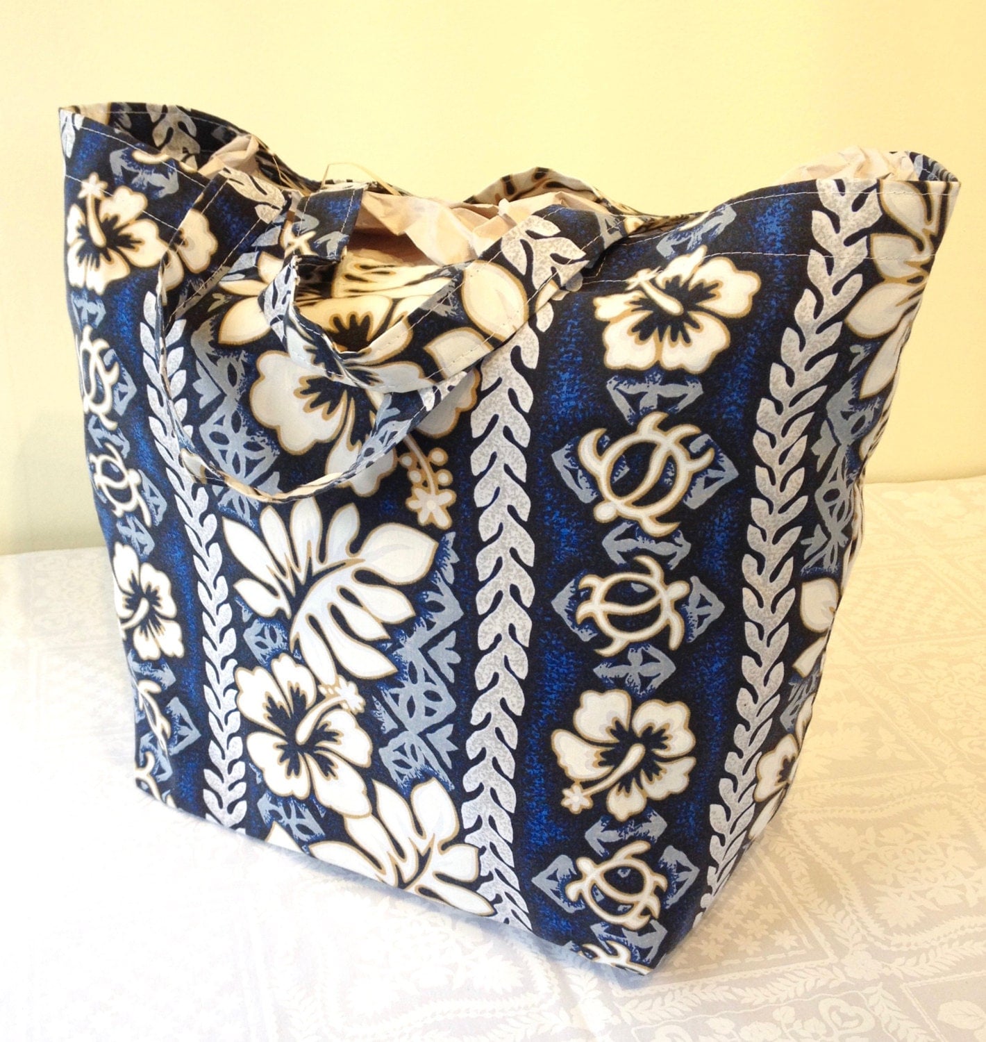 Hawaiian Print Tote Bag in Blue and White Hawaiian Print