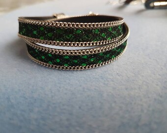 2 in 1. Handmade bracelet or choker . Green-silver-black.