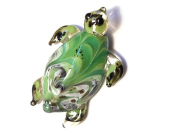 Bright Green Sea Turtle necklace, Lamp Work Glass Bead turtle pendant, ready to wear glass jewelry, Isinglass Design, glassbead, SRAJD