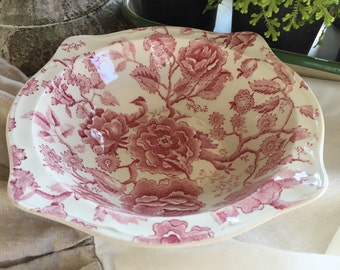Johnson Brothers English Chippendale Serving Bowl
