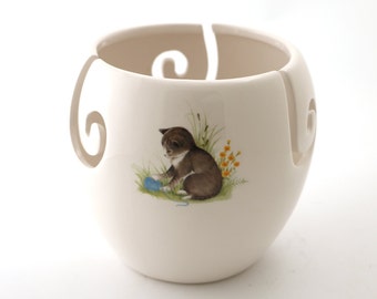 Large yarn bowl , knit bowl , crochet bowl , grey kitten , great gift for cat lover , cat knitting bowl , yarn bowl