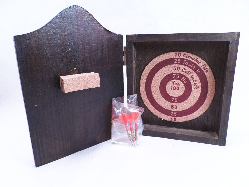 kings head dartboard cabinet