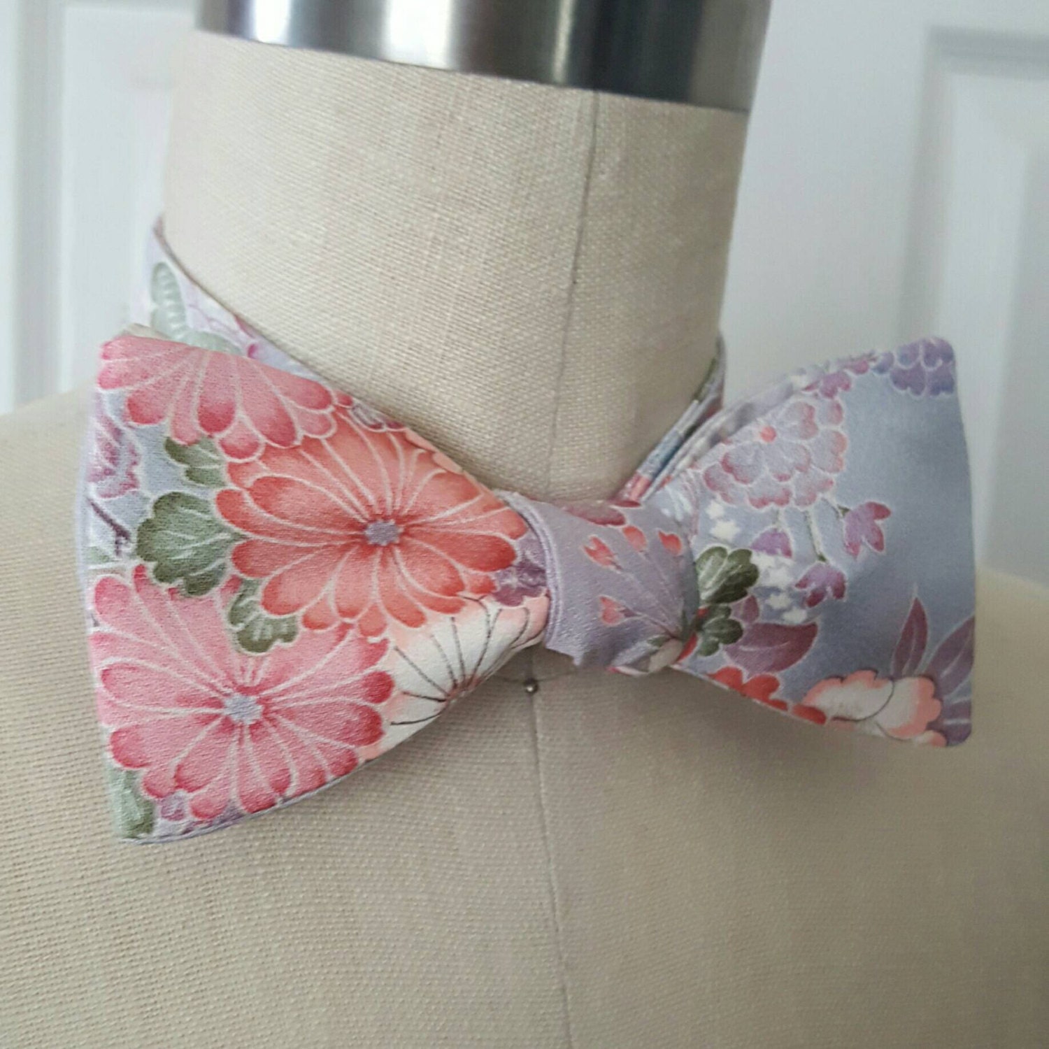 Silk selftie bow tie Vintage Japanese kimono silk pink