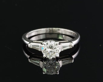 A stunning Art Deco 1.05 Ct diamond engagement ring