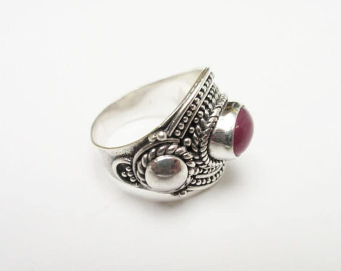 Sterling ring - Red Chalcedony Gemstone - size 6 Boho Silver setting