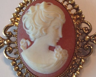Lg Vintage Solid Perfume Locket Cameo Brooch ~ 1970s Avon ~ NICE