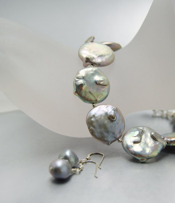 Grey Pearl Bracelet Earrings Jewelry Set Coin by UrbanPearlStudio