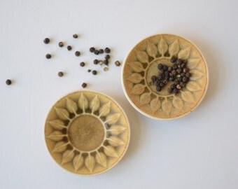 Quistgaard - RELIEF - set of 2 - small tray - Kronjyden - Danish midcentury pottery