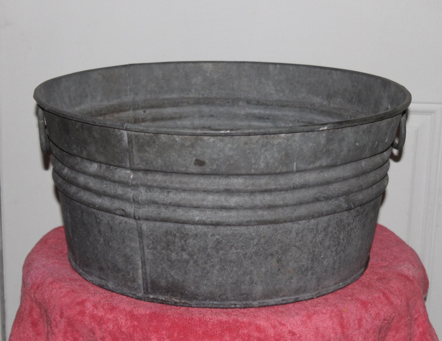 Vintage Thick Galvanized Tub Bucket Wash Tub by QUEENIESECLECTIC