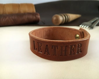 Custom engraved bracelet unisex Full grain leather veg tan Leather cuff men Leather cuff bracelet for women Personalized groomsman gift idea