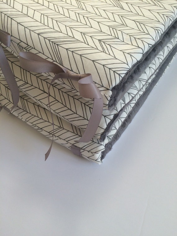 Crib Bumpers White And Grey Herringbone