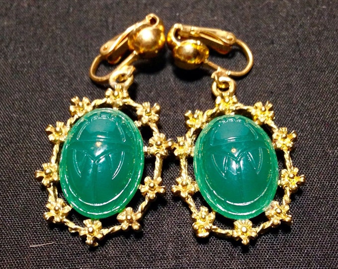 Storewide 25% Off SALE Vintage Gold Tone Emerald Green Scarab Designer Clip Earrings Featuring Textured Floral Garland Trim Design