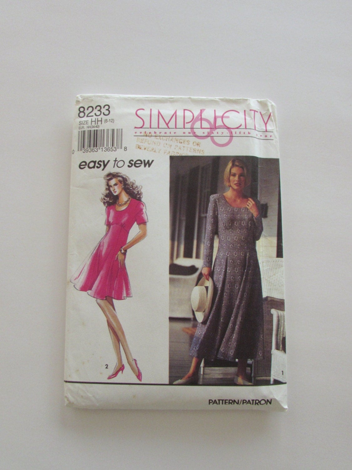 Vintage Simplicity Womans Dress Pattern No 8233 Uncut 5077