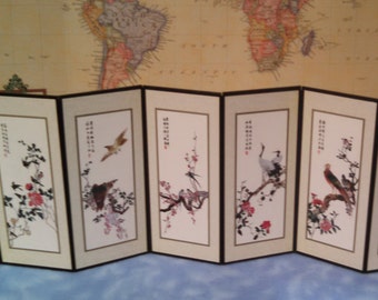 Oriental Art Deco Native Writing Accordion Fold Out Floral and Bird Decor Collectible Memorabilia