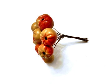 Vintage millinery fruits. LACQUERED BERRIES. Hat trim. Supply clusters. Japan, 1950s.