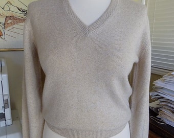 Vintage Cashmere Scotland V-Neck Long Sleeve Wheat Colored Pullover Sweater Small 34