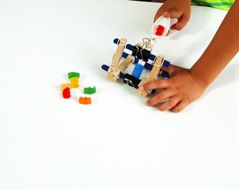 kids gift, DIY kids kit, kids science, kids kit, educational toys, kids craft kit, DIY kit, kids activity, Gummi Bear Launcher, catapult