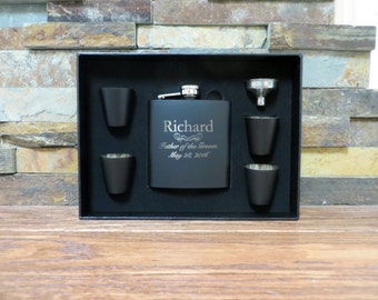 Personalized Flask Set with Shot Glasses, Groomsmen Gift, Best Man, Monogrammed Flask, Groom, Father of the Bride, Father of the Groom (652)