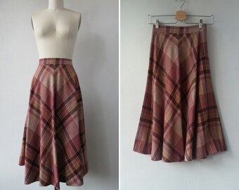 1970s plaid skirt | vintage 70s plaid skirt | wool skirt | extra small | The College Town Skirt