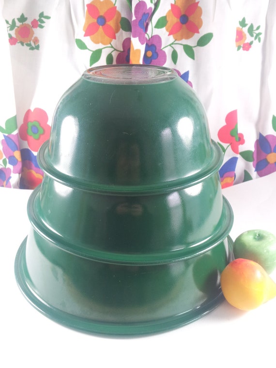 stacking mixing bowls
