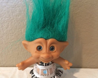 trolls with gem belly buttons