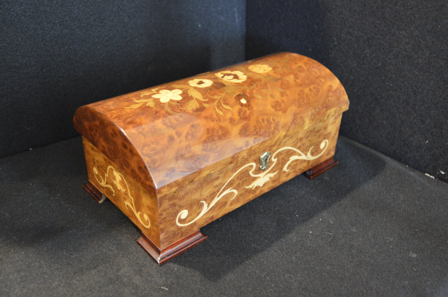 1468 Large Reuge Musical Jewlery Box Reuge Burlwood Chest