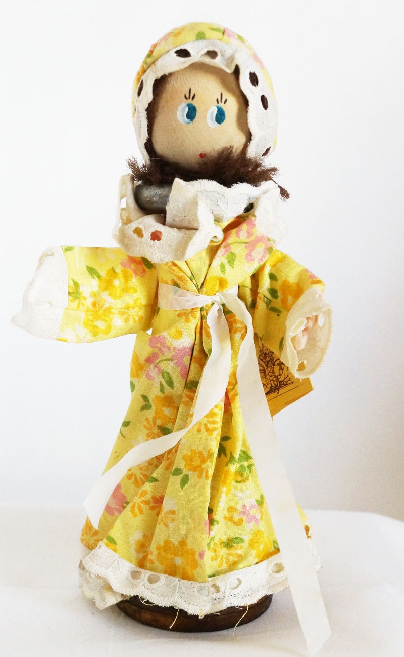 bobbin knitting doll