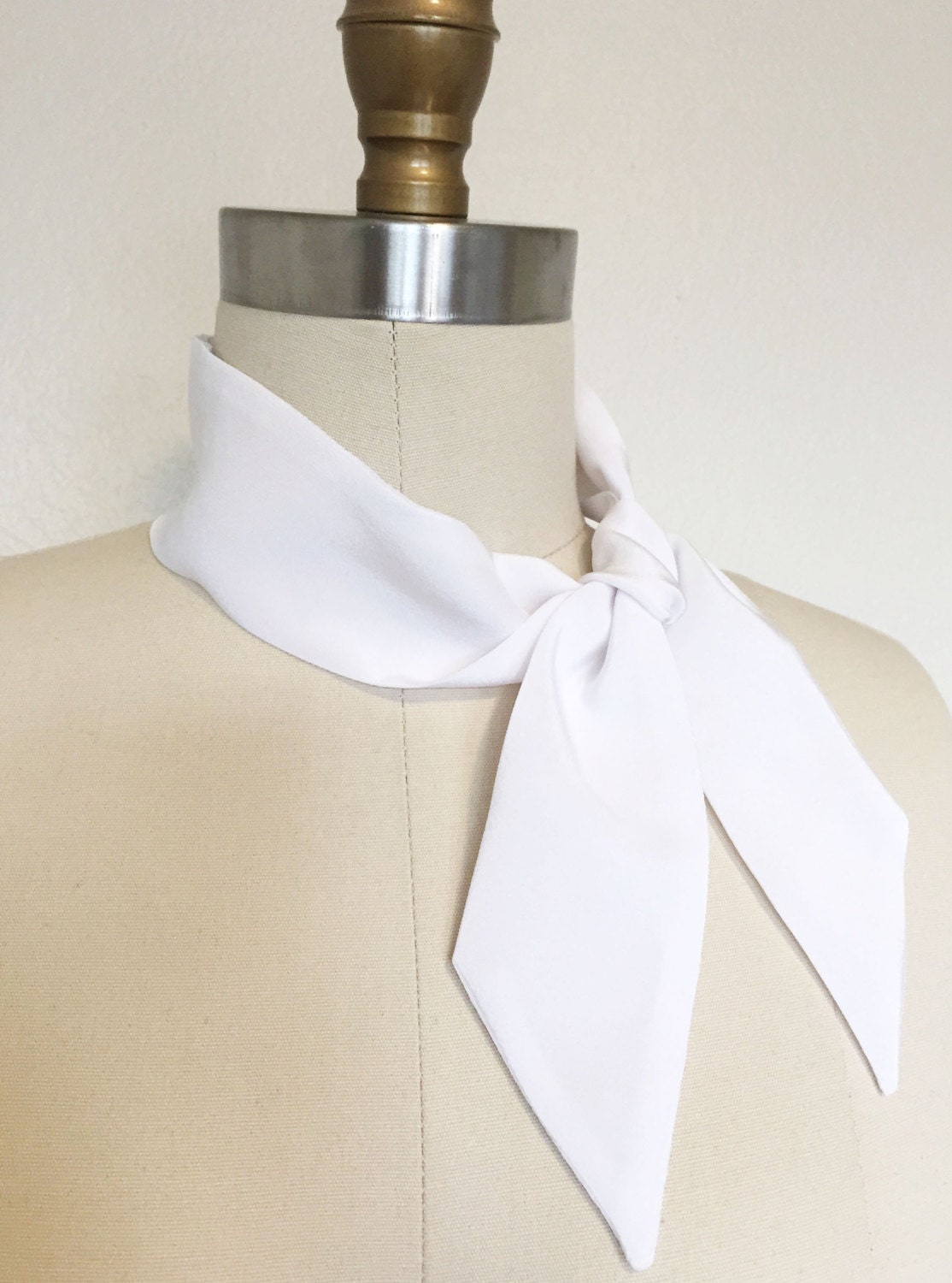 Silk kerchief in white silk is 33x2. Wear as a top