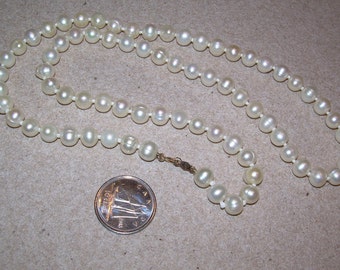 Freshwater pearl 10k gold clasp necklace / wedding or bridal necklace / knotted pearl necklace / classic pearl necklace / white pearls