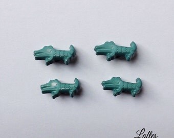 8 alligator crocodile shank buttons - PB104