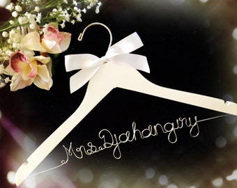 SALE!!! Custom Wedding Hanger,Bridal Hanger,Personalized wedding Hanger,Biride's Gift,Bridesmaid Hangers,Custom Made Hanger,Shower Gift