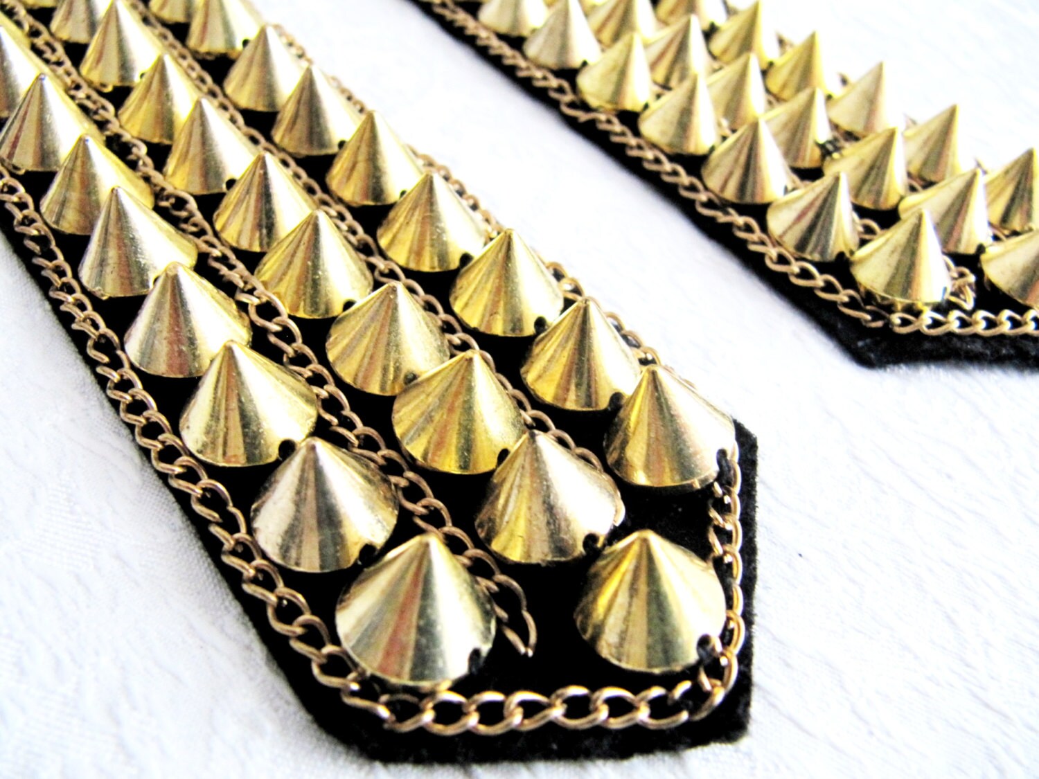 2PCS.Studded Shoulder Pads / shoulder Epaulet/ Appliques Gold