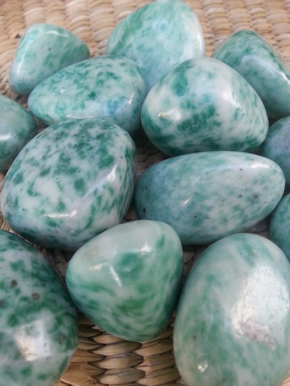 green-jade-polished-stones-tumbled-stones-healing-jade-crystals