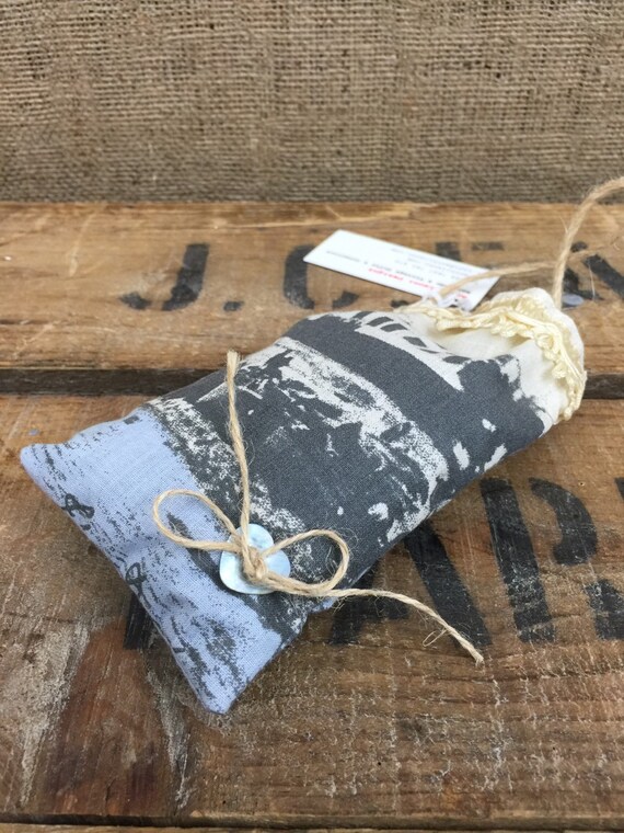 Small Cream Lace and Blue Scented Hanging Lavender Bags - Shabby Vintage Chic Accent - Victorian Brighton Pier Scene Fabric