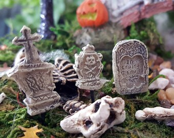 Miniature Teeny Gravestones/Headstones/Tombstones - Set of 3