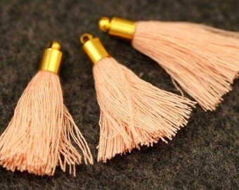3 small tassels/3 cm/Paparacha Rose