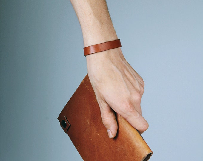 Leather bracelet - engraved wristband - engraved leather strap - leather wrap - personalized band - custom wristband - men's bracelet